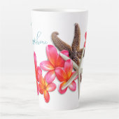 Starfish Plumeria Bloemen gepersonaliseerd Latte Mok (Voorkant)