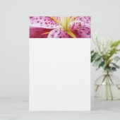 Stargazer Lily Bright Magenta Floral Briefpapier (Staand voorkant)