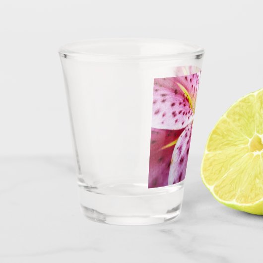 Stargazer Lily Bright Magenta Floral Shot Glas (Links)
