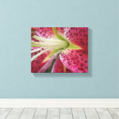 Stargazer Lily Canvas Afdruk (Insitu (Houten vloer))