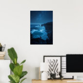 Starlit Ocean Cliffs – Melkweg Kustnachtleven Poster (Thuiskantoor)