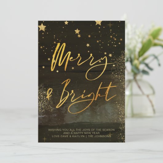 Starry Winter Night Merry en Bright Gold Script Feestdagenkaart (Staand voorkant)