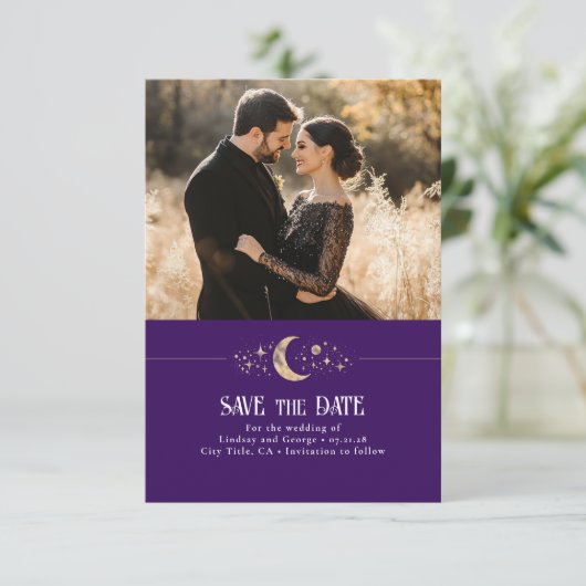 Stars Moon Celestial Paarse Save the Date Foto (Staand voorkant)