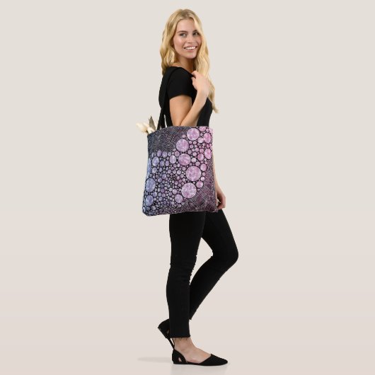 Stars orbs en cirkels abstract ontwerp tote bag (Op model)