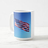 Stars, Stripes & Coffee – Patriotic American Flag  Koffiemok (Voorkant links)