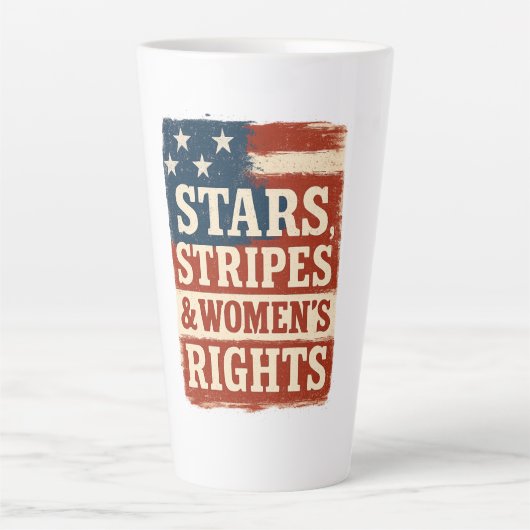 Stars, Stripes & Women’s Rights Distressed Flag Latte Mok (Voorkant)