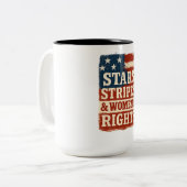 Stars, Stripes & Women’s Rights Distressed Flag Tweekleurige Koffiemok (Voorkant links)