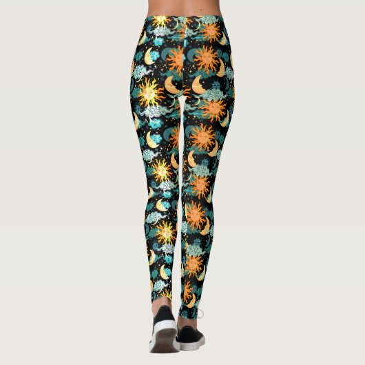 Stars Sun Moon Celestial Pattern Black Leggings (Achterkant)