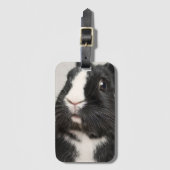 Startled Black and White Bunny Rabbit Bagagelabel (Voorkant (verticaal))