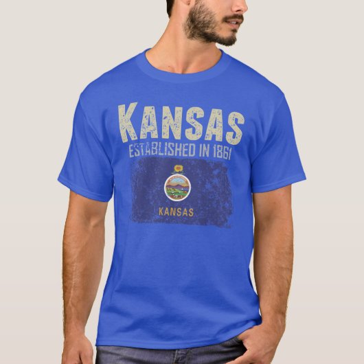 State of Kansas Apparel with flag on a distressed  T-shirt (Voorkant)