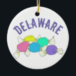 State Pride Delaware Beach Salt Water Taffy Keramisch Ornament<br><div class="desc">Show trots in je stad of staat! Het ornament heeft een originele markeringsillustratie van de heerlijke Delaware strand boardwalk saltwater taffy. Dit zelfgemaakte foodie ontwerp is ook beschikbaar op andere producten. Er zijn ook andere staten en steden beschikbaar. Zie je niet wat je zoekt? Hulp nodig bij aanpassingen? Neem contact...</div>