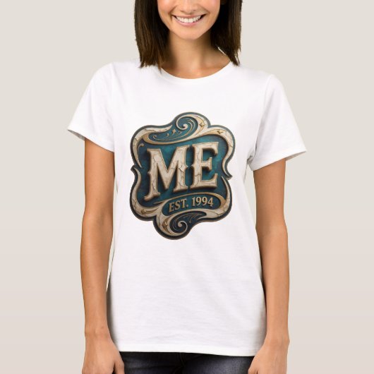 Statement Gold ME EST 1994 Tekst Ontwerp T-shirt (Voorkant)