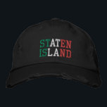STATEN ISLAND NY Groen Wit en Rood stijl Geborduurde Pet<br><div class="desc">STATEN ISLAND New York Italië Vlag Kleuren Groen Wit Rood geborduurd op stijl distressed zwart pet. Je kunt ook de kleur van het pet kiezen op de hoofdobjectpagina.</div>