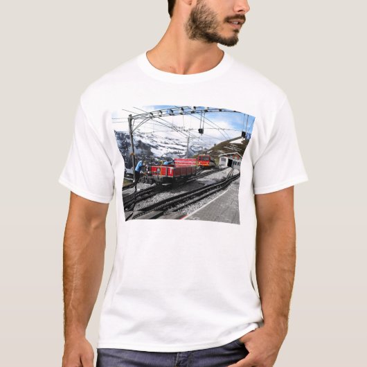 Station Kleine Scheidegg in Zwitserland T-shirt (Voorkant)