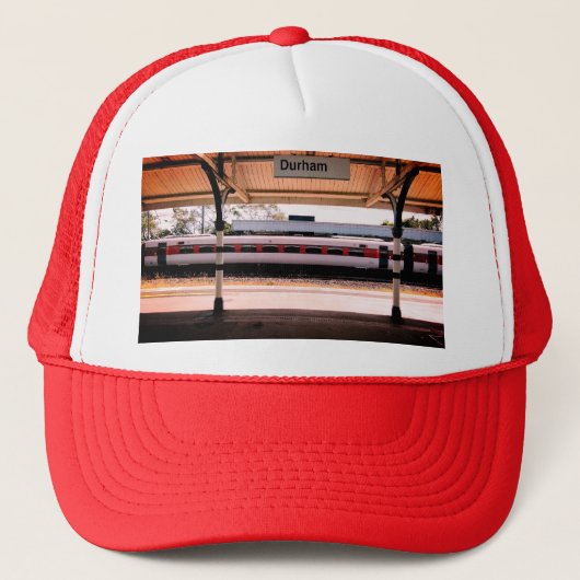 station van Durham Trucker Pet (Voorkant)