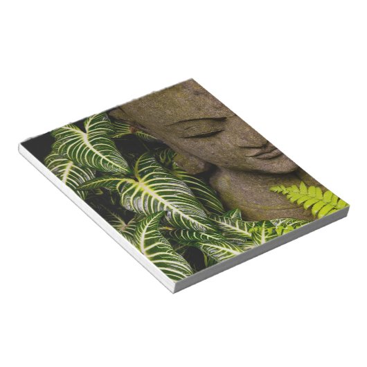 Statue in a Garden Location Information: Chiang Ma Notitieblok (Schuin)