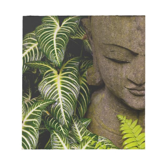 Statue in a Garden Location Information: Chiang Ma Notitieblok (Voorkant)