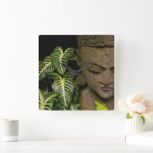 Statue in a Garden Location Information: Chiang Ma Vierkante Klok (Huis)