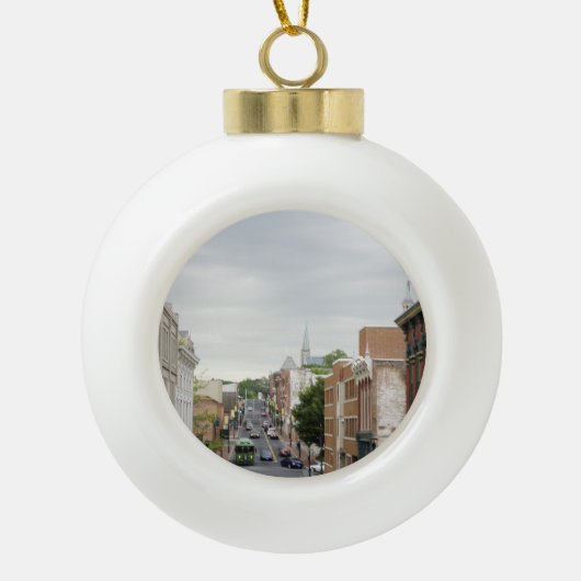 Staunton Keramische Bal Ornament (Voorkant)