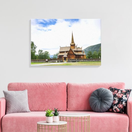 Stave kerk in Lom, Noorwegen canvas print (Insitu (Woonkamer))