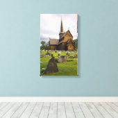 Stave-kerk met begraafplaats in Noorwegen Canvas Afdruk (Insitu (Houten vloer))