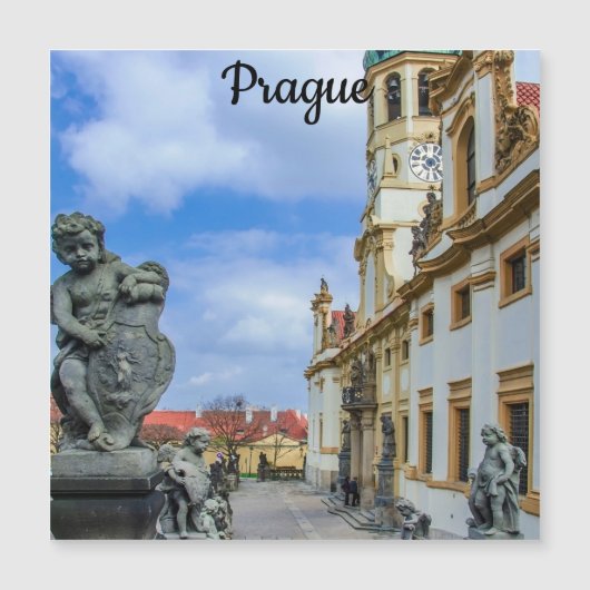Staven met stenen engelen in Loreto Prague kerk M (Voorkant)