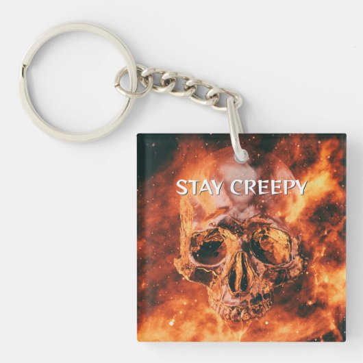 Stay Creepy. Flaming skull in space Sleutelhanger (Voorkant)