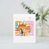 Stay Groovy - Retro auto Feestdagenkaart (Staand voorkant)