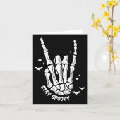 Stay-spooky Skeleton Hands Halloween Kaart (Gele Bloem)