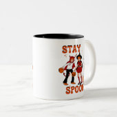 STAY SPOOKY TWEEKLEURIGE KOFFIEMOK (Voorkant rechts)