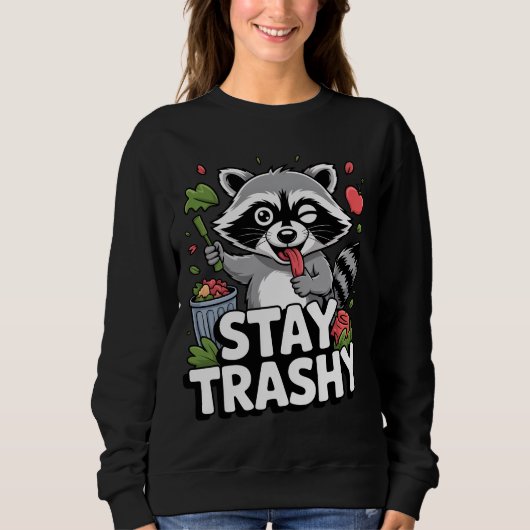 STAY TRASHY RACCOON SHIRT – Funny Trash Panda (Voorkant)