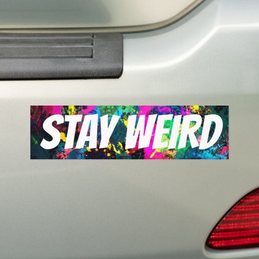 STAY WEIRD BUMPERSTICKER (Op auto)