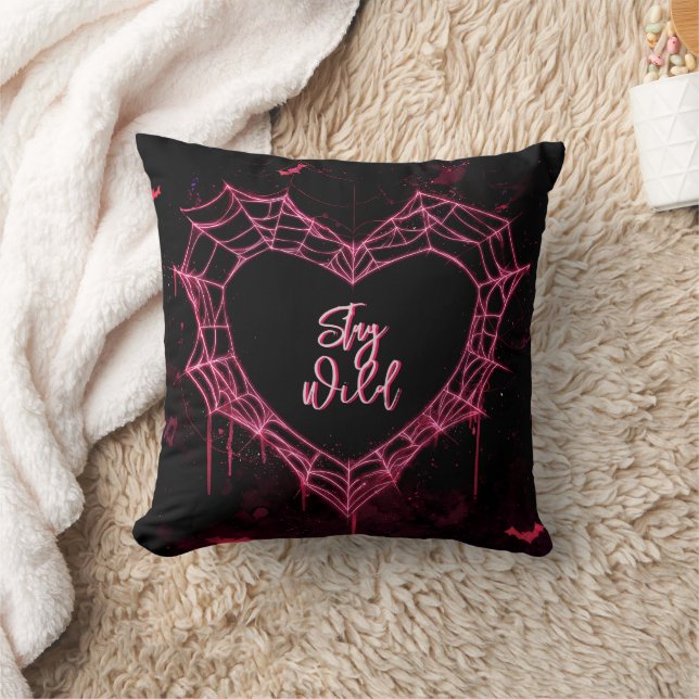 “Stay Wild” Pink Neon Heart Web Custom Name Kussen (Deken)