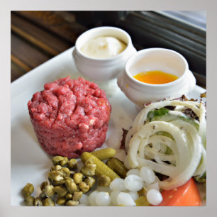 Steak tartare met groenten en kruiden poster