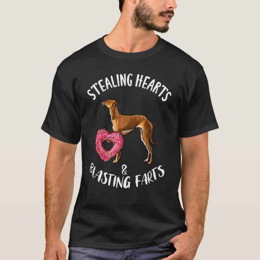 Stealing Hearts Blasting Farts Italiaanse Greyhoun T-shirt (Voorkant)