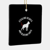 Stealing Hearts en blaast Boston Terrier Keramisch Ornament (Rechts)