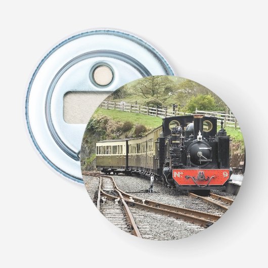 STEAM TRAINS BUTTON FLESOPENER (Voorkant)