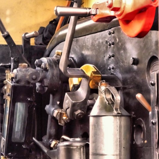 STEAM TRAINS RONDE KLOK