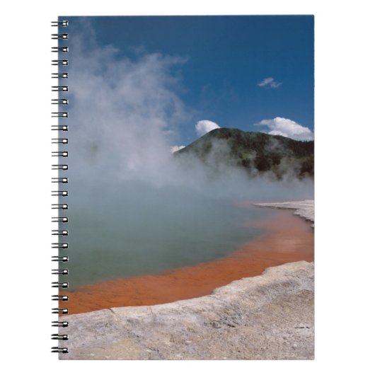 Steam uit de Champagne-pool op WAI-O-TAPU Notitieboek (Voorkant)