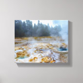 Steaming Beauty: een Yellowstone Geyser-uitbarstin Canvas Afdruk (Voorkant)