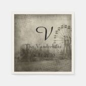 Steampunk Carnaval Top Hoed Monogram Bruiloft Serv Servet (Voorkant)