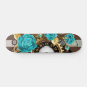 Steampunk Clock- en Turquoise-Rozen op gestreept Persoonlijk Skateboard (Horizontaal)