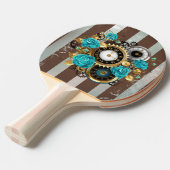 Steampunk Clock- en Turquoise-Rozen op gestreept Tafeltennisbatje (Voorkant Gekanteld)