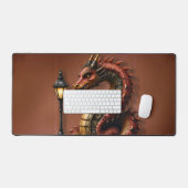 Steampunk Dragon naast een  straatlamp. Bureaumat (Keyboard & Muis)