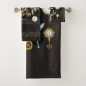 Steampunk Dragonflies op bruine gestreepte achterg Bad Handdoek (Insitu)