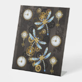 Steampunk Dragonflies op bruine gestreepte achterg Reclamebord Met Voetstuk (Voorkant)