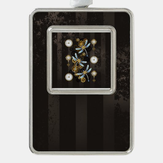 Steampunk Dragonflies op bruine gestreepte achterg Verzilverd Omlijst Ornament (Voorkant)