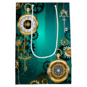 Steampunk Jewelry Watch on a Green Background Medium Cadeauzakje (Achterkant)