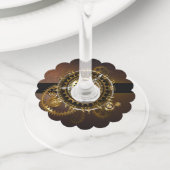 Steampunk-klok met antiek tandwiel wijnglaslabel (Dichtbij)