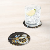 Steampunk-klok met mechanische dragonfly kartonnen onderzetters (Insitu)